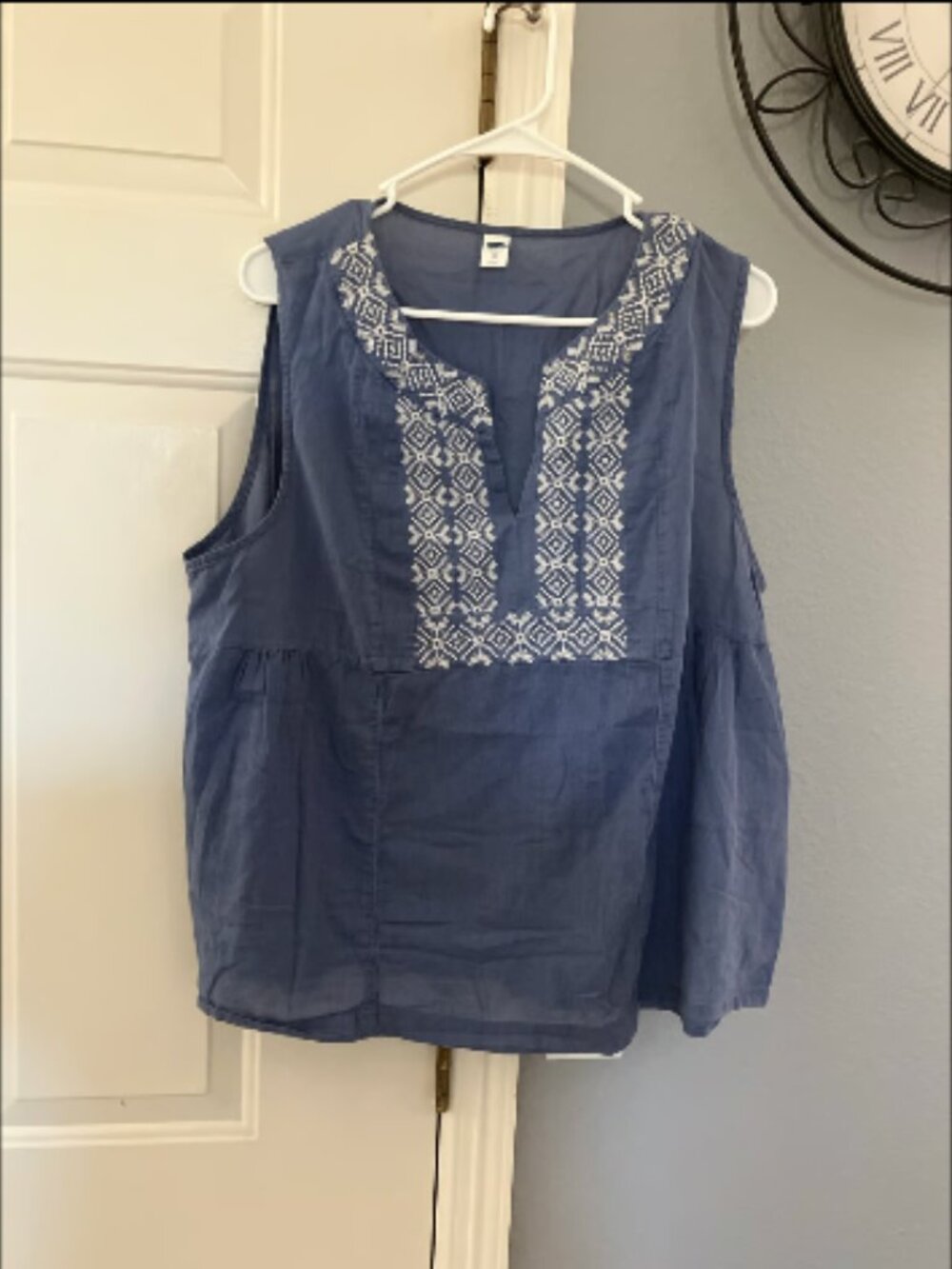 Old Navy Brand Blue & White Tank Top Size XL